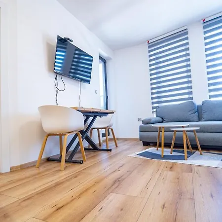 Niko's Cozy Apartment